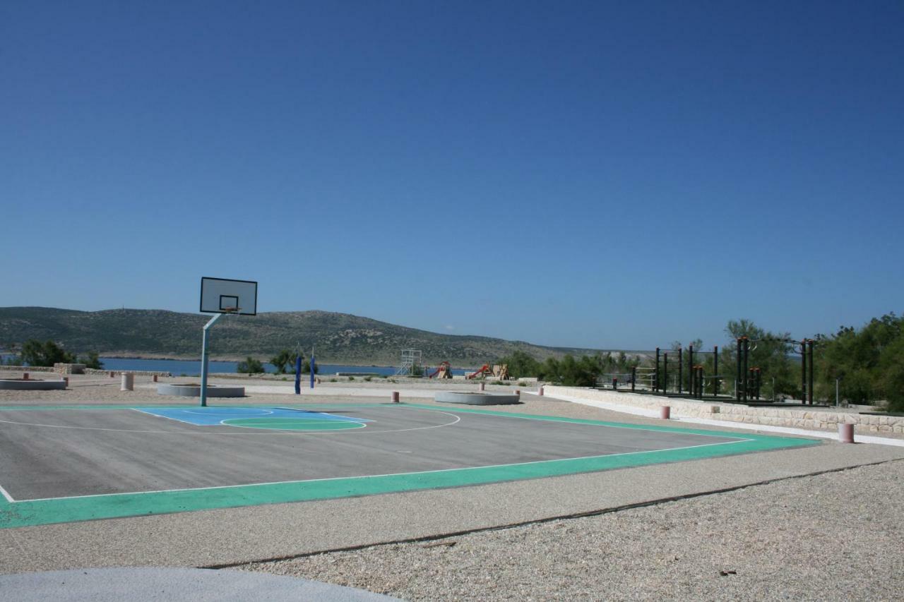 Mobile Homes Katinka, Starigrad Paklenica, Croatia Exterior foto